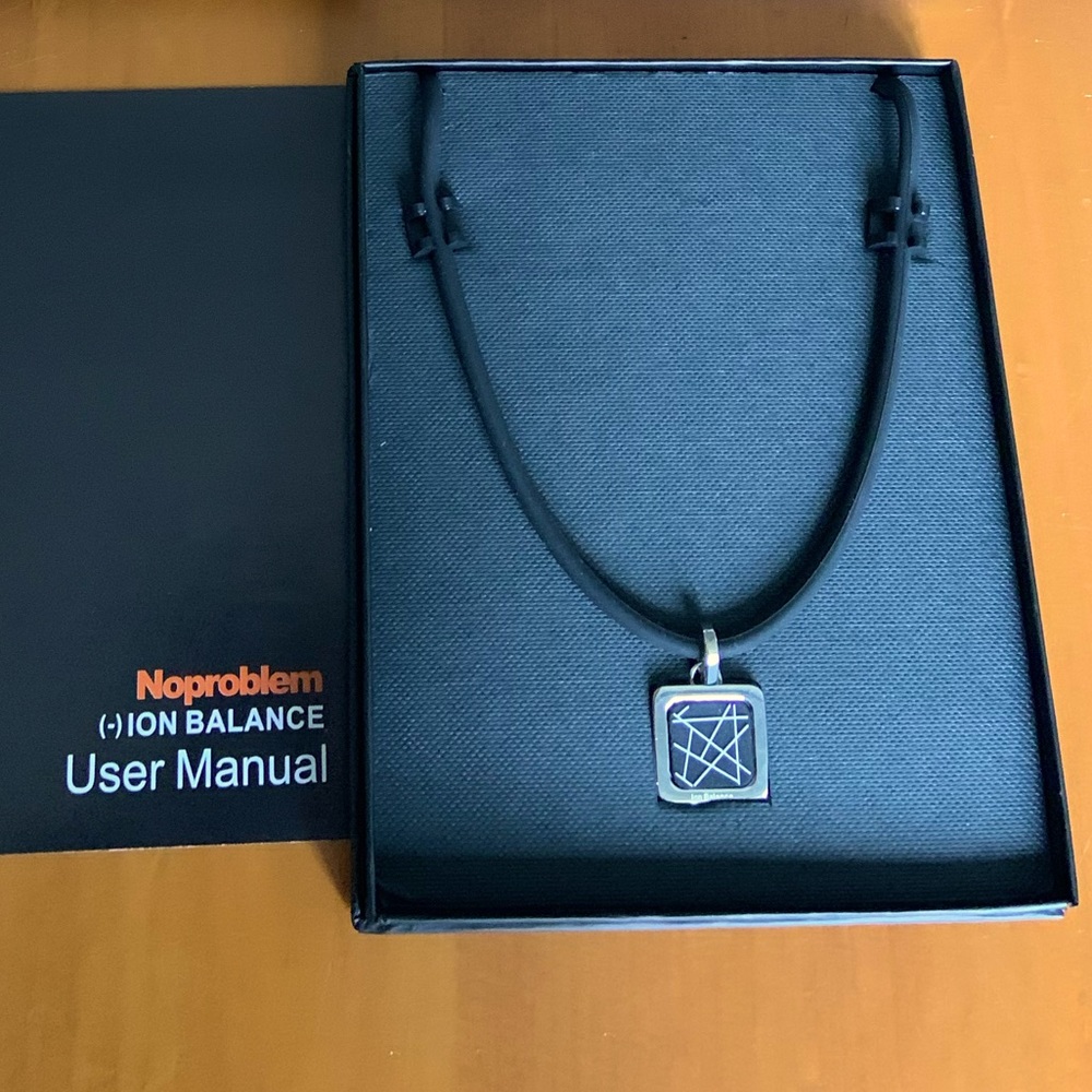 NEW Noproblem Ion Balance necklace — black